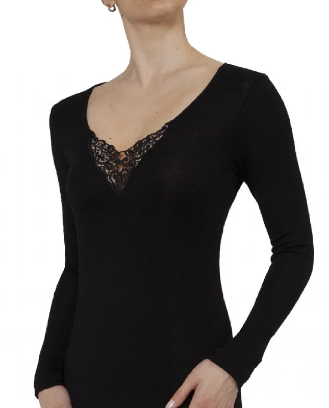 Baselayers Long Sleeved Thermal Merino Top with Lace Motif 200GSM B4416