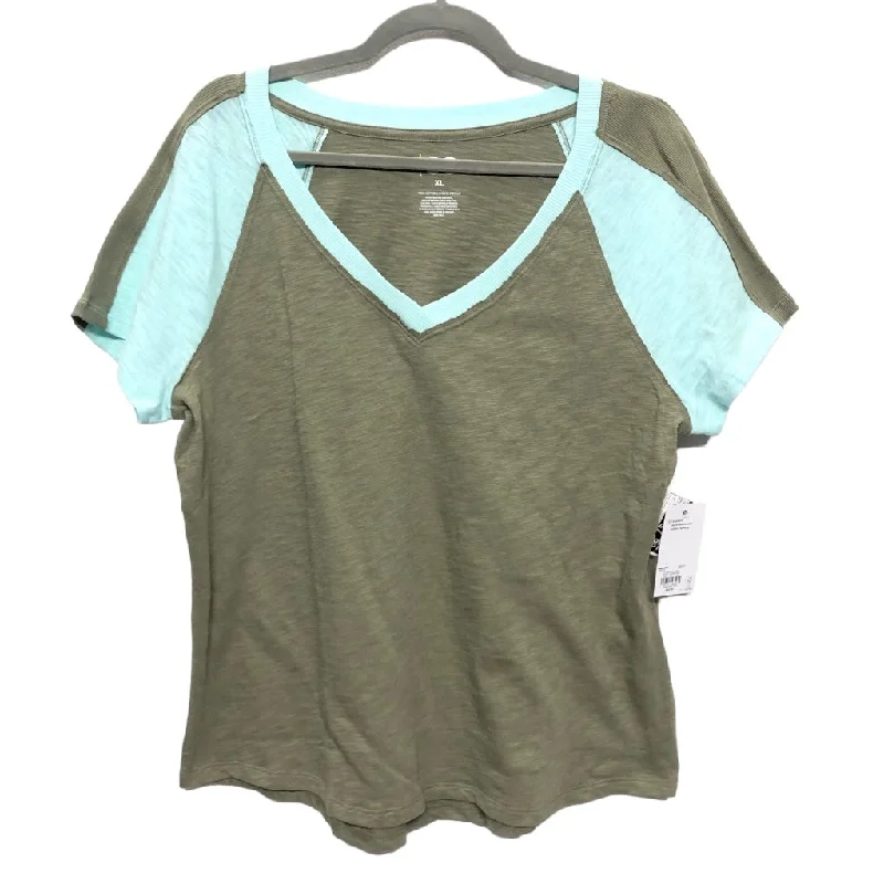 Top Short Sleeve By So  Size: Xl